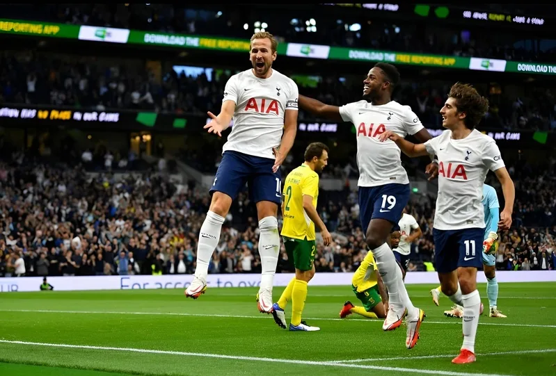 Harry Kane tạo dấu ấn bằng khả năng ghi bàn ổn định trong màu áo Tottenham, Bayern Munich và đội tuyển Anh.