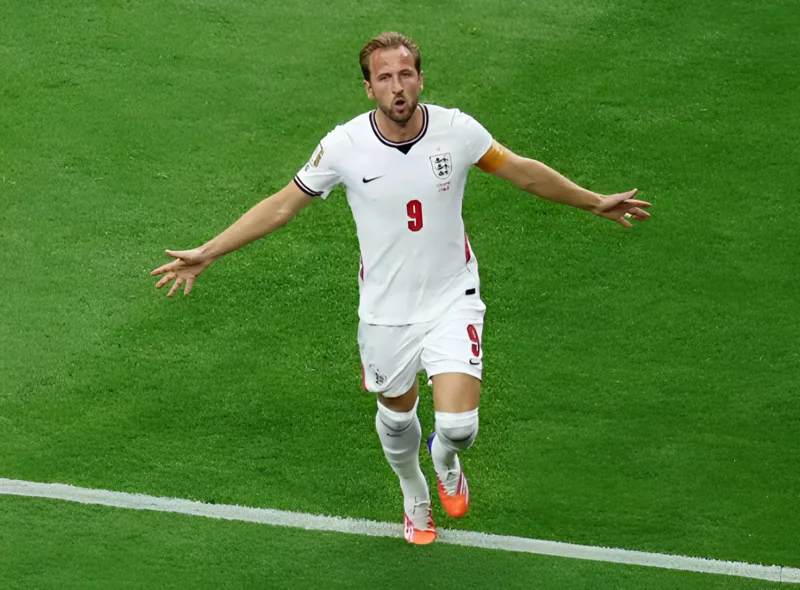 Khả năng chọn vị trí, dứt điểm và phối hợp giúp Harry Kane duy trì hiệu quả khi bước sang tuổi 33.